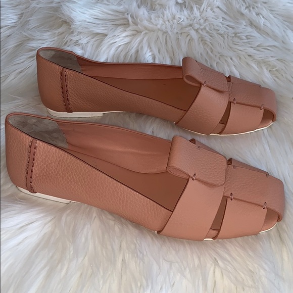 GIFTED!  Mercedes Castillo Zae Flat - Picture 2 of 8